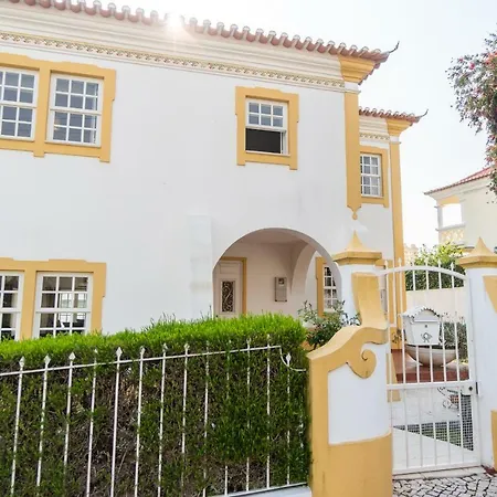 Villa Ericeira فيلة *